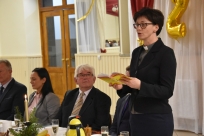 Diakon Karina Chwastek-Kamieniorz składa życzenia uczestnikom spotkania