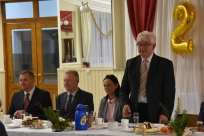 Sołtys Karol Szostk wita przybyłych gości