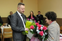 Sołtys Łukasz Żebrowski składa gratulacje