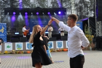 Zabawa taneczna przy dźwiękach kapeli Cyrna