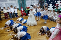 Przedstawienie pt. "Zmartwienie śnieżynek"