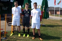 Zawodnicy Tempo przy przekazanym sprzęcie