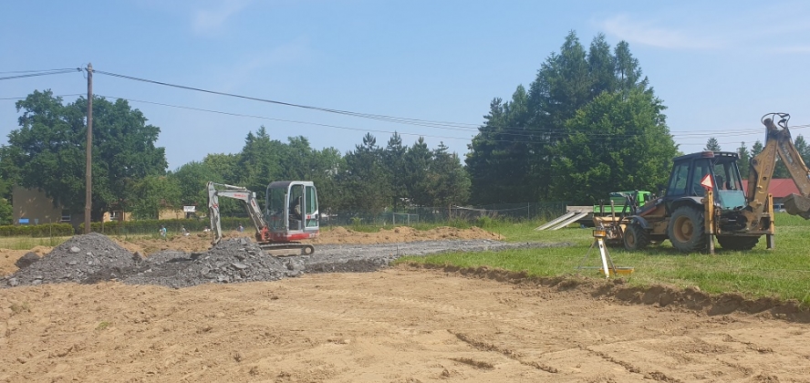 Budowa placu zabaw w Bażanowicach