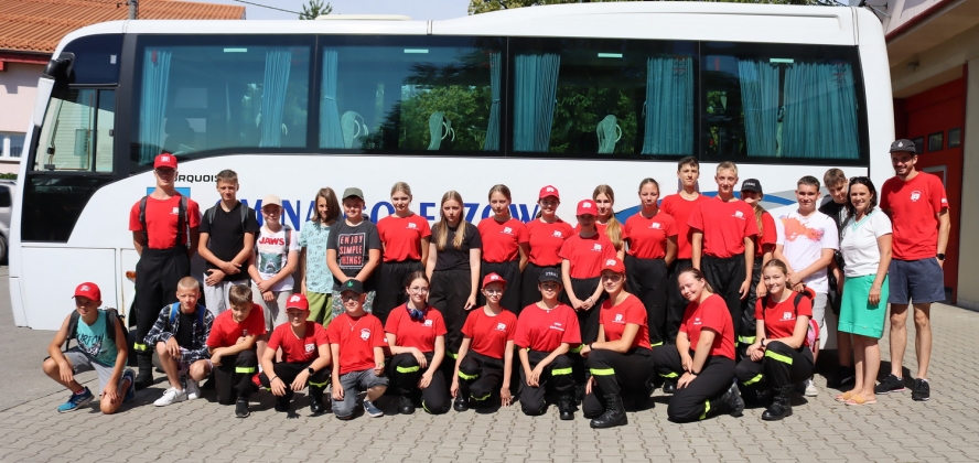 Uczestnicy wyjazdu z wójt Sylwią Cieślar