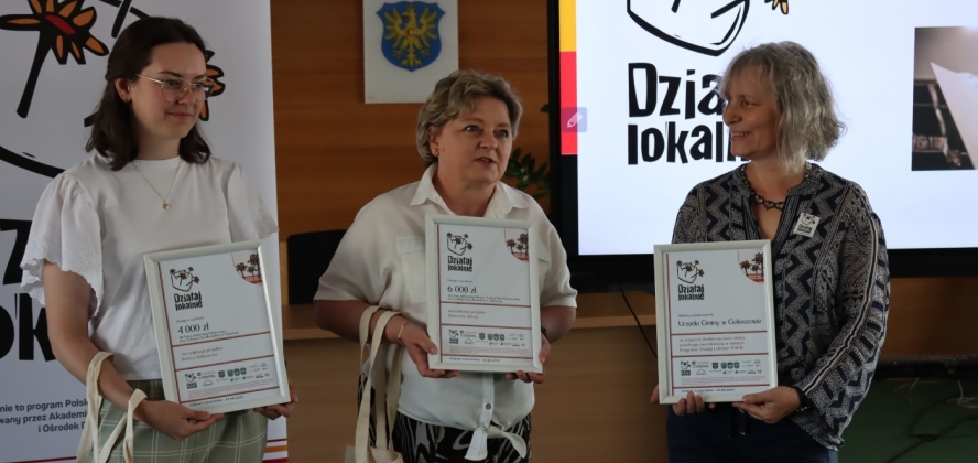 Przedstawiciele goleszowskich grup nieformalnych ze Sławomirą Godek