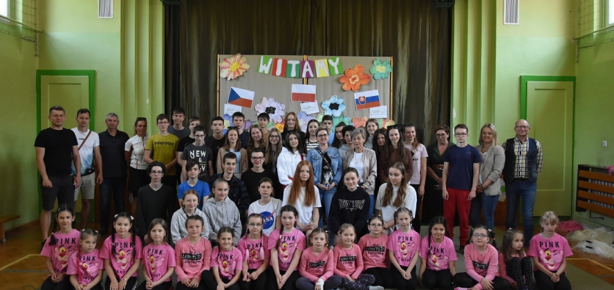 Powitanie w SP Goleszów w pierwszym dniu wizyty